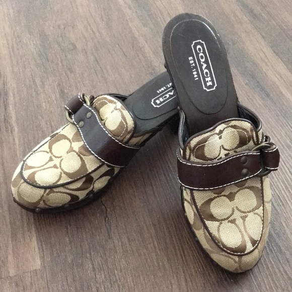 Coach Shoes Size 7.5 B, heel 2.3/4 “ - Picture 8 of 8